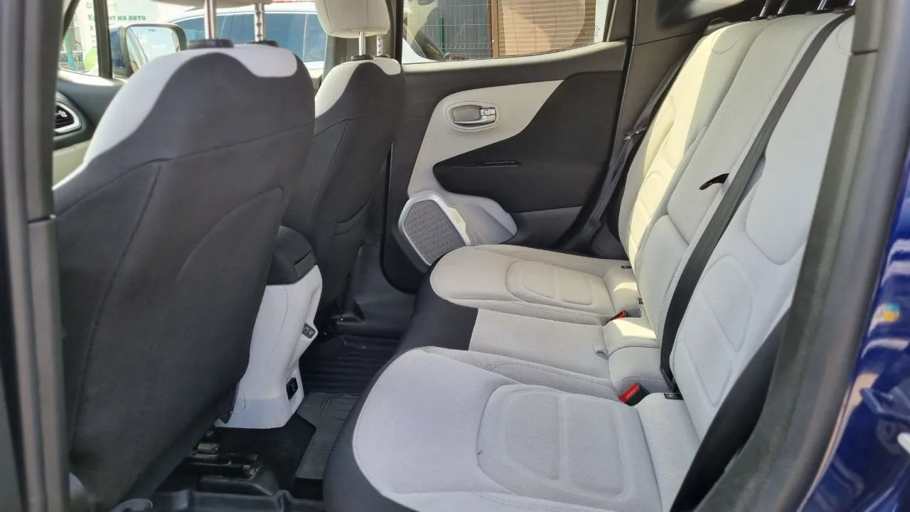 Jeep Renegade - фото 7