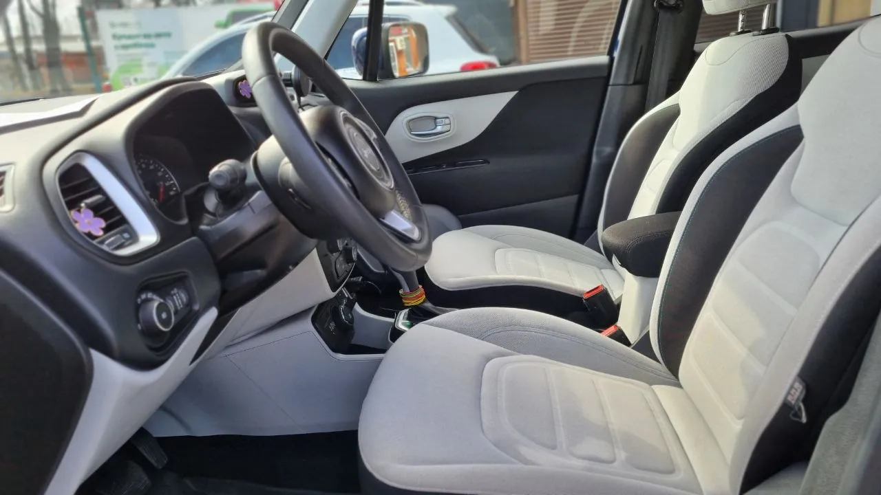 Jeep Renegade - фото 8