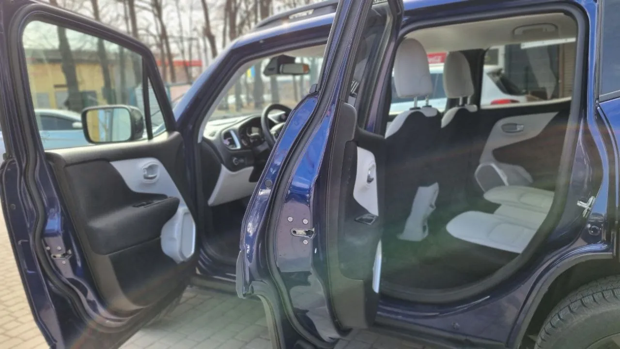 Jeep Renegade - фото 9