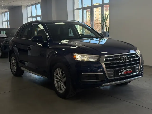 Audi Q5 - фото 1