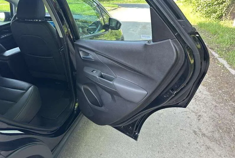 Chevrolet Bolt - фото 12