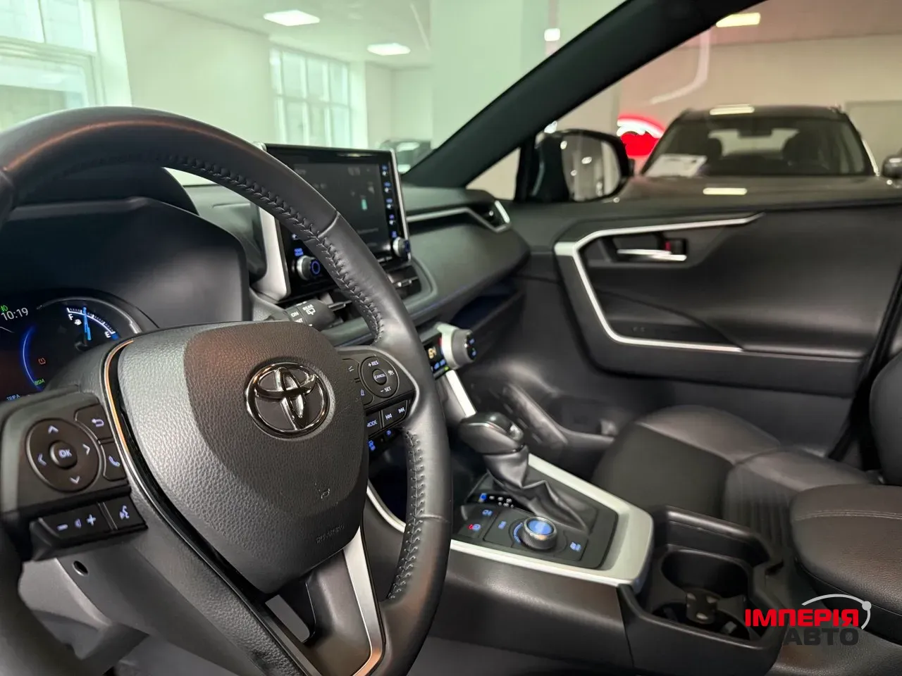 Toyota RAV4 - фото 5