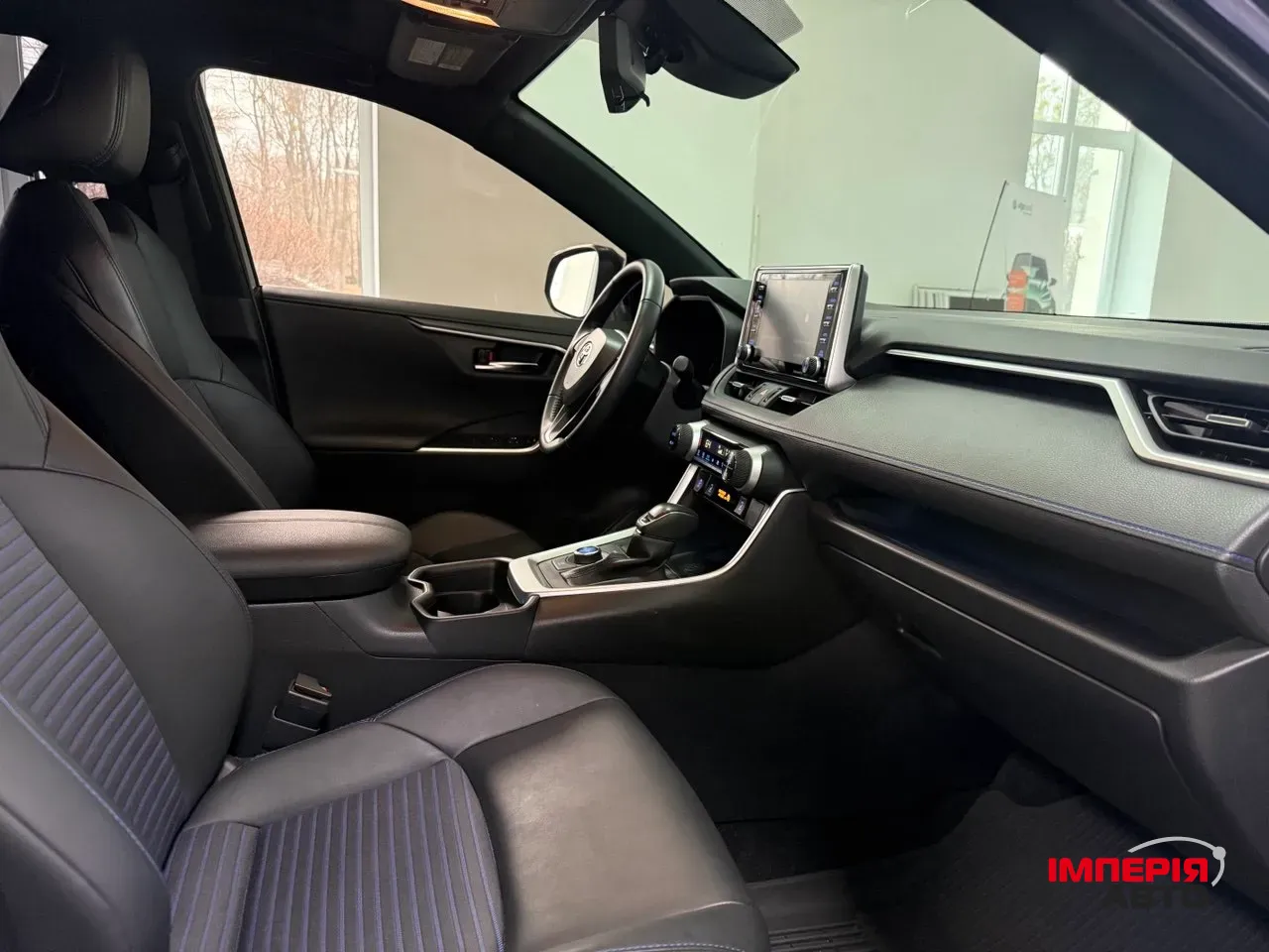 Toyota RAV4 - фото 10