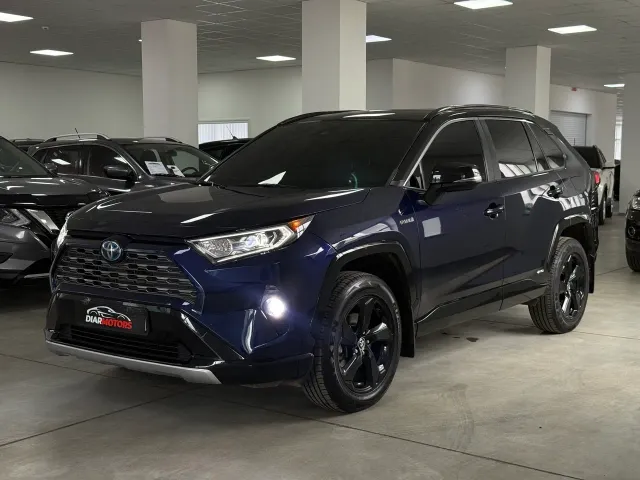Toyota RAV4 - фото 1