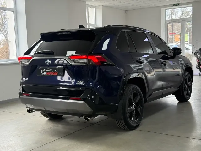 Toyota RAV4 - фото 2