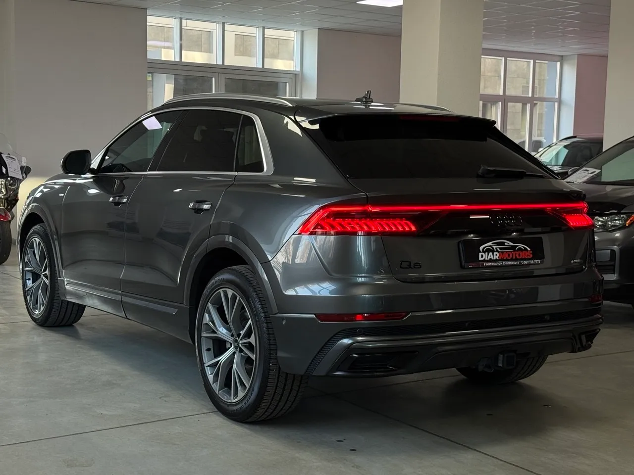 Audi Q8 - фото 4