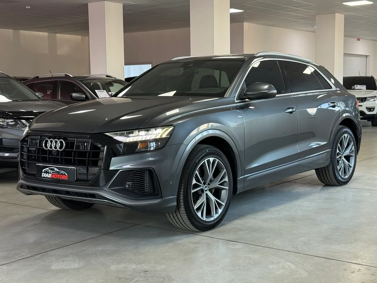 Audi Q8 - фото 1