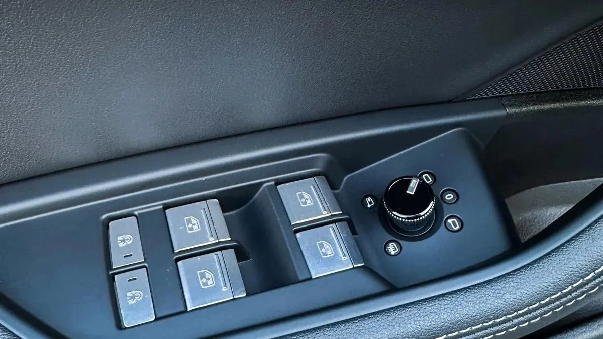 Audi e-tron - фото 9