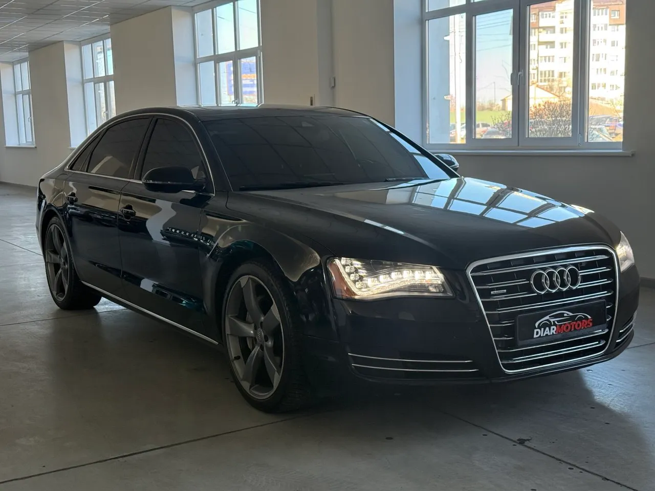 Audi A8 - фото 2
