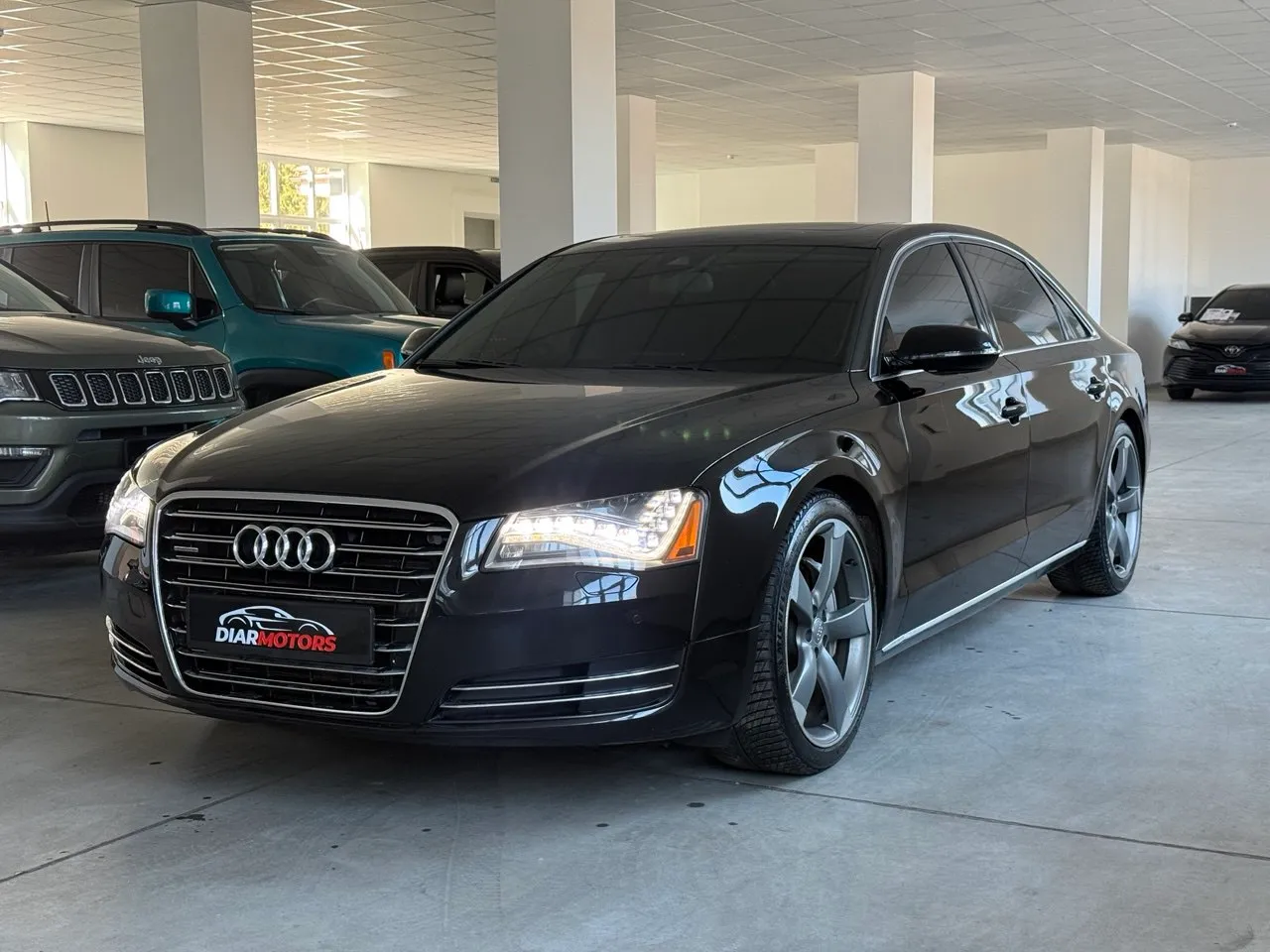 Audi A8 - фото 1