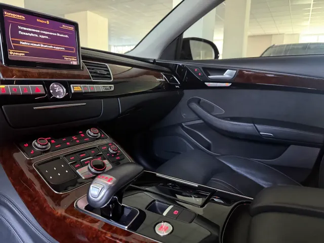 Audi A8 - фото 4