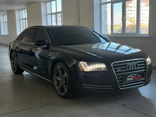 Audi A8 - фото 2