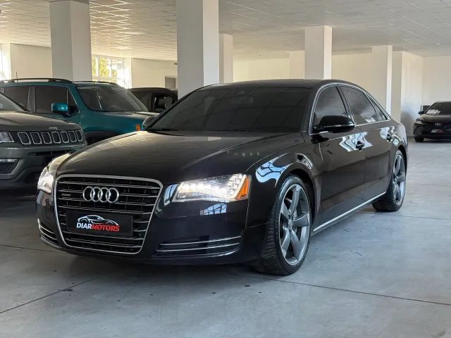 Audi A8 - фото 1