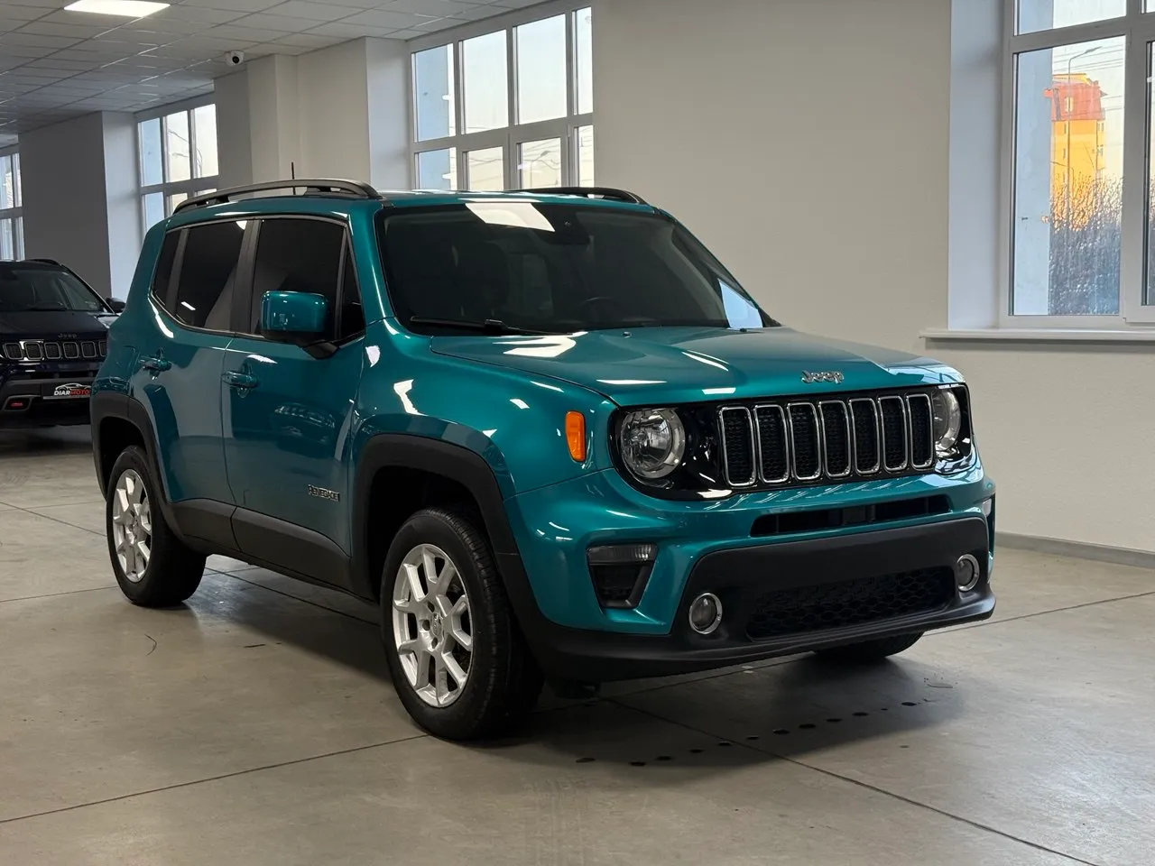 Jeep Renegade - фото 1
