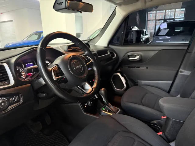 Jeep Renegade - фото 5