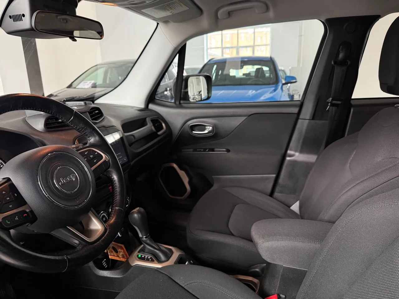 Jeep Renegade - фото 11