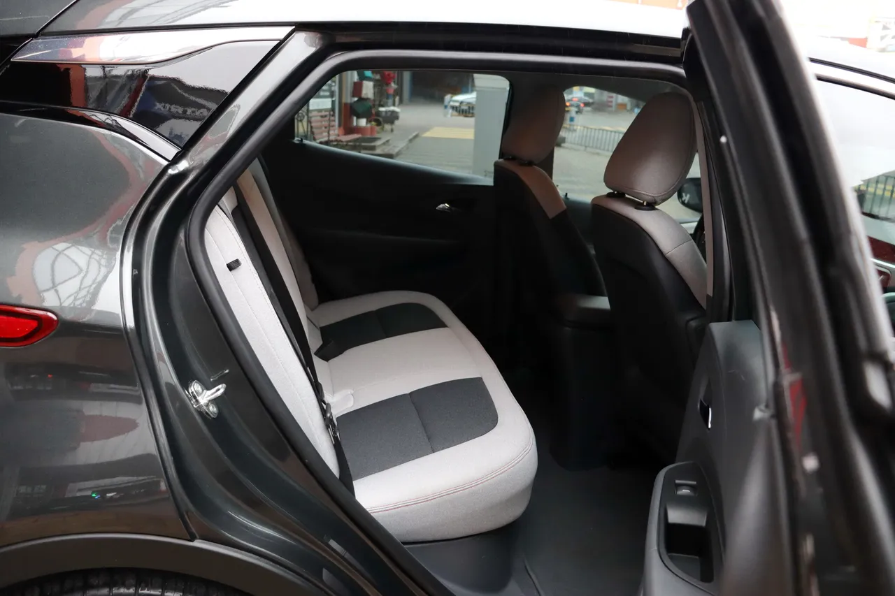 Chevrolet Bolt - фото 38