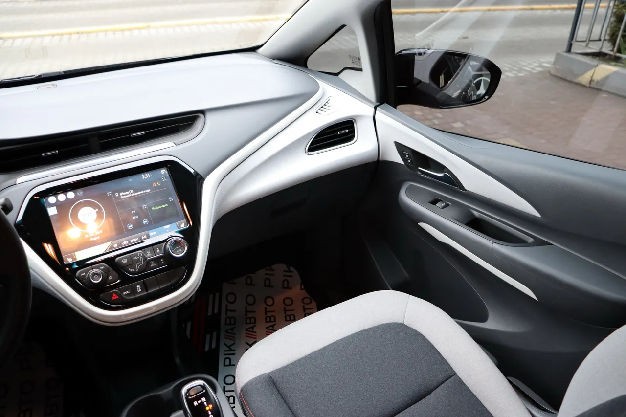 Chevrolet Bolt - фото 37