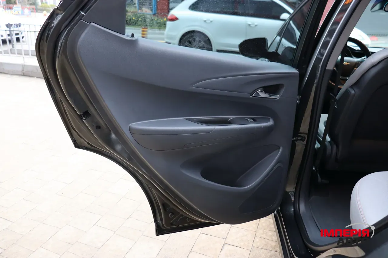 Chevrolet Bolt - фото 31