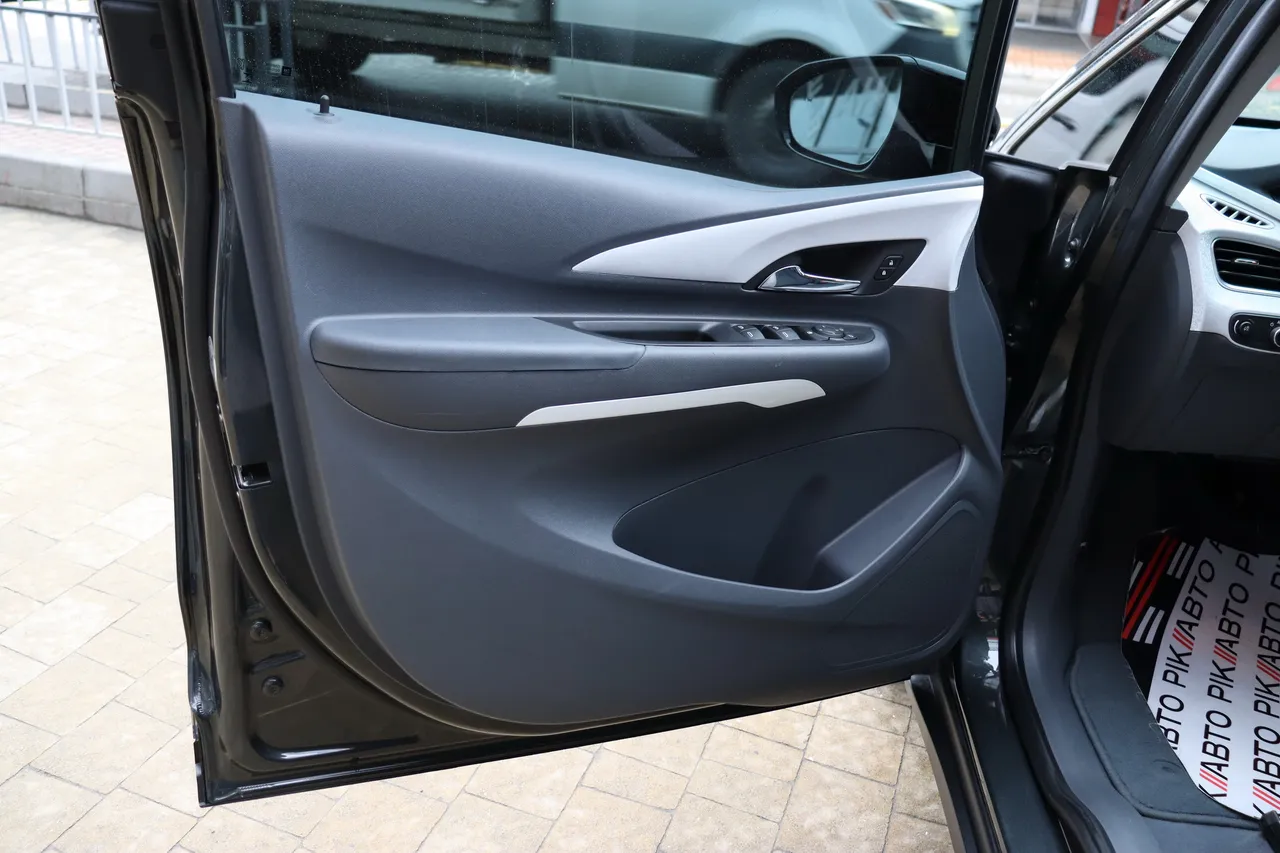 Chevrolet Bolt - фото 13