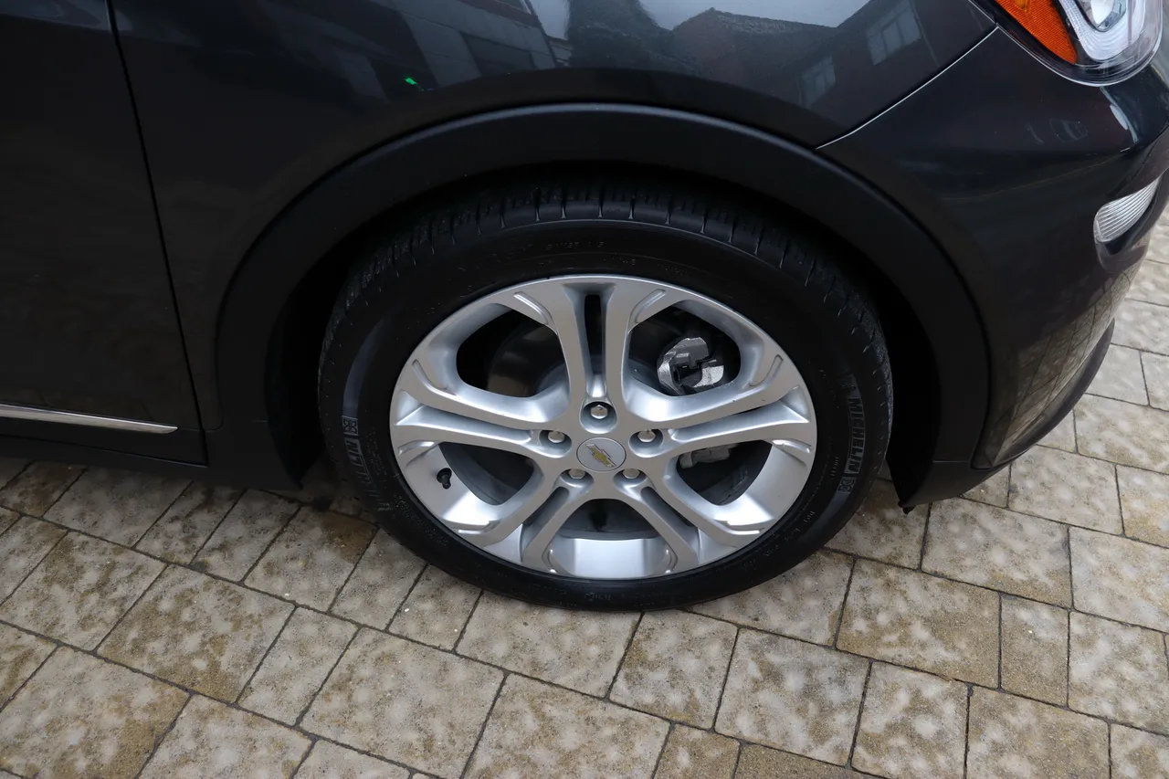 Chevrolet Bolt - фото 10