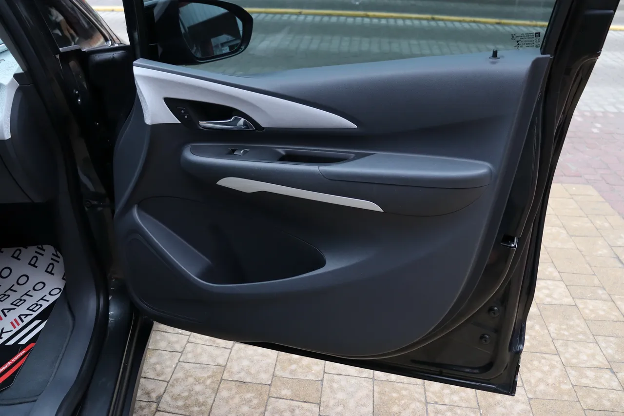 Chevrolet Bolt - фото 43