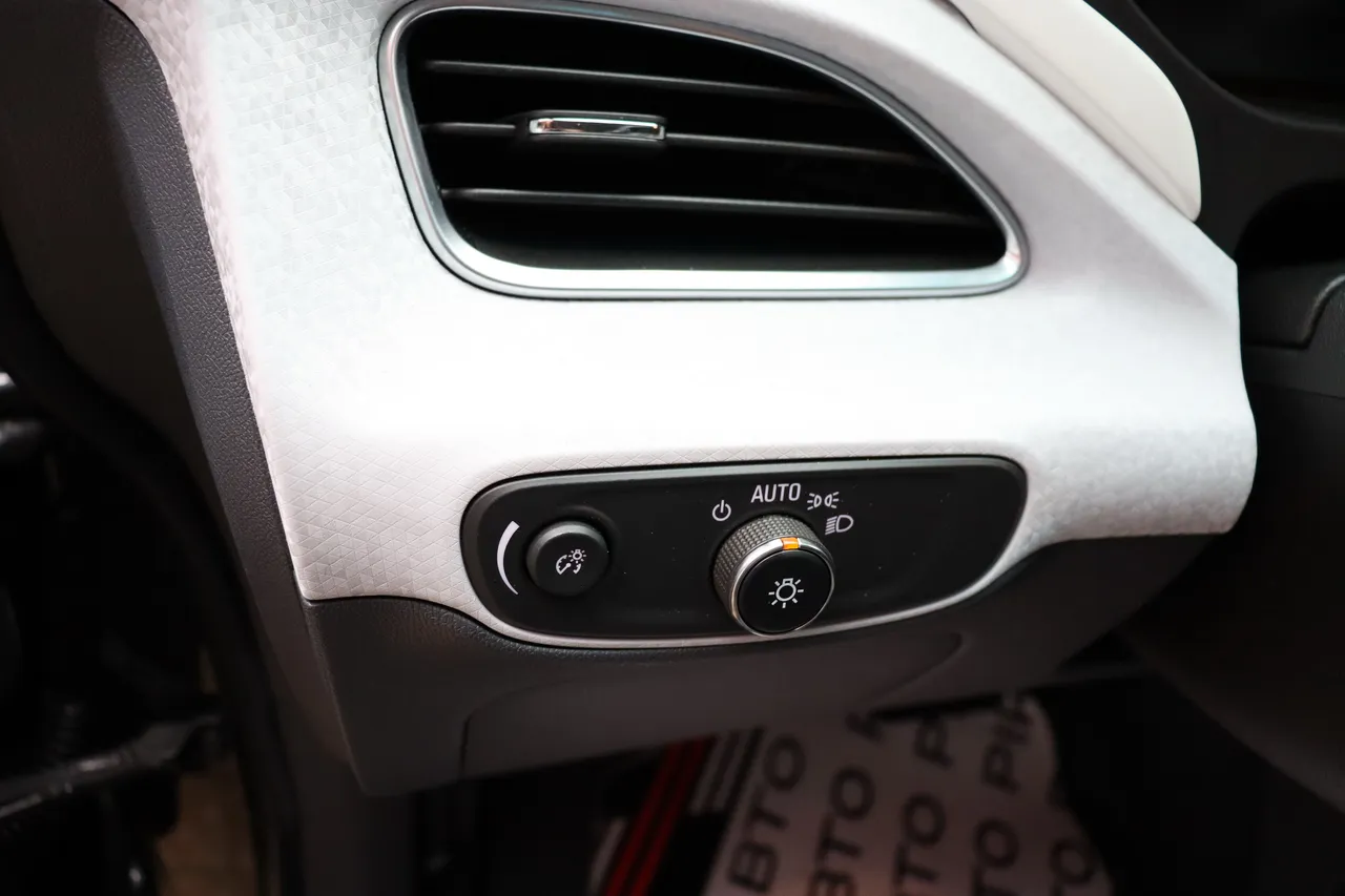 Chevrolet Bolt - фото 18