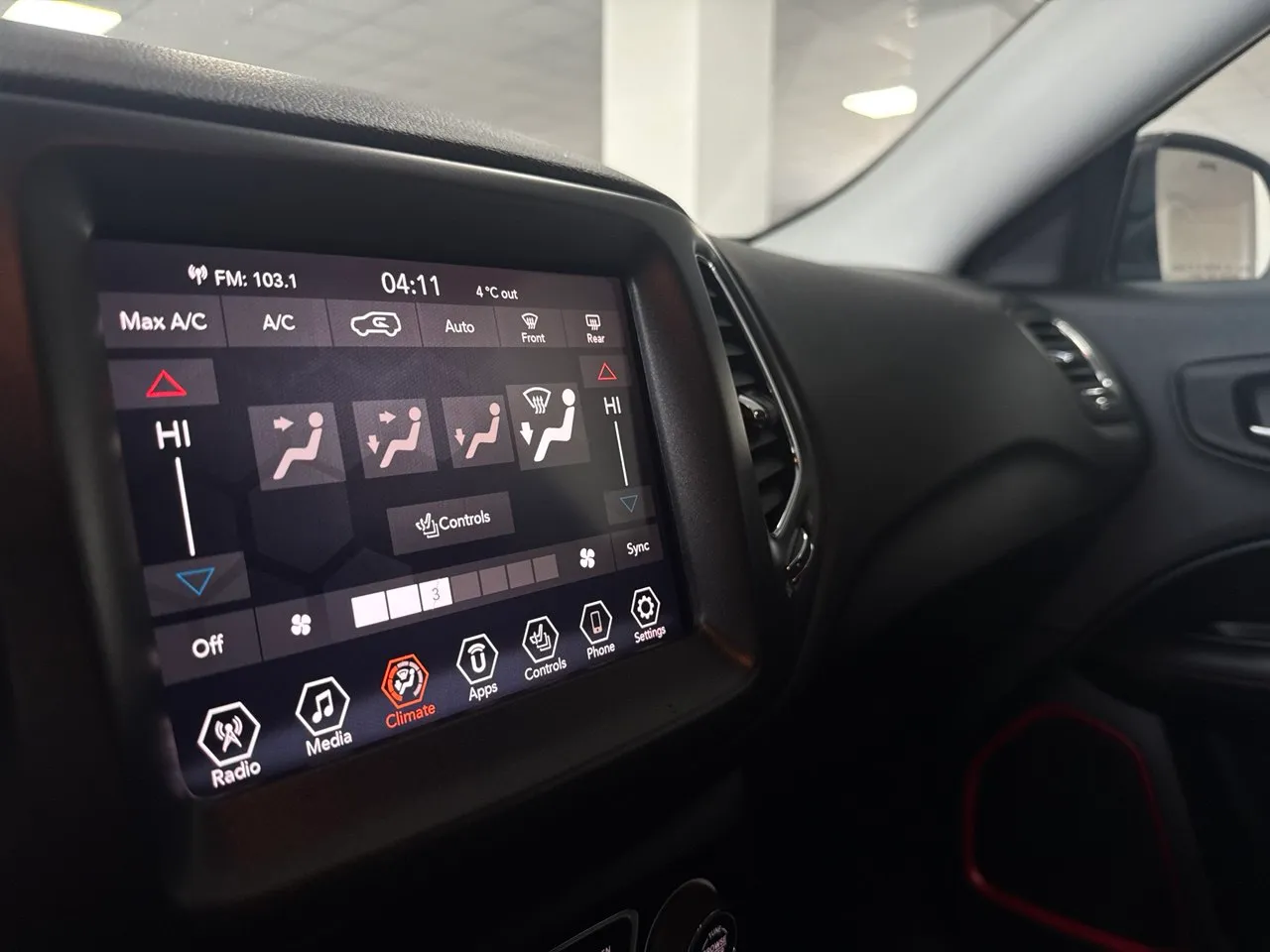 Jeep Compass - фото 11