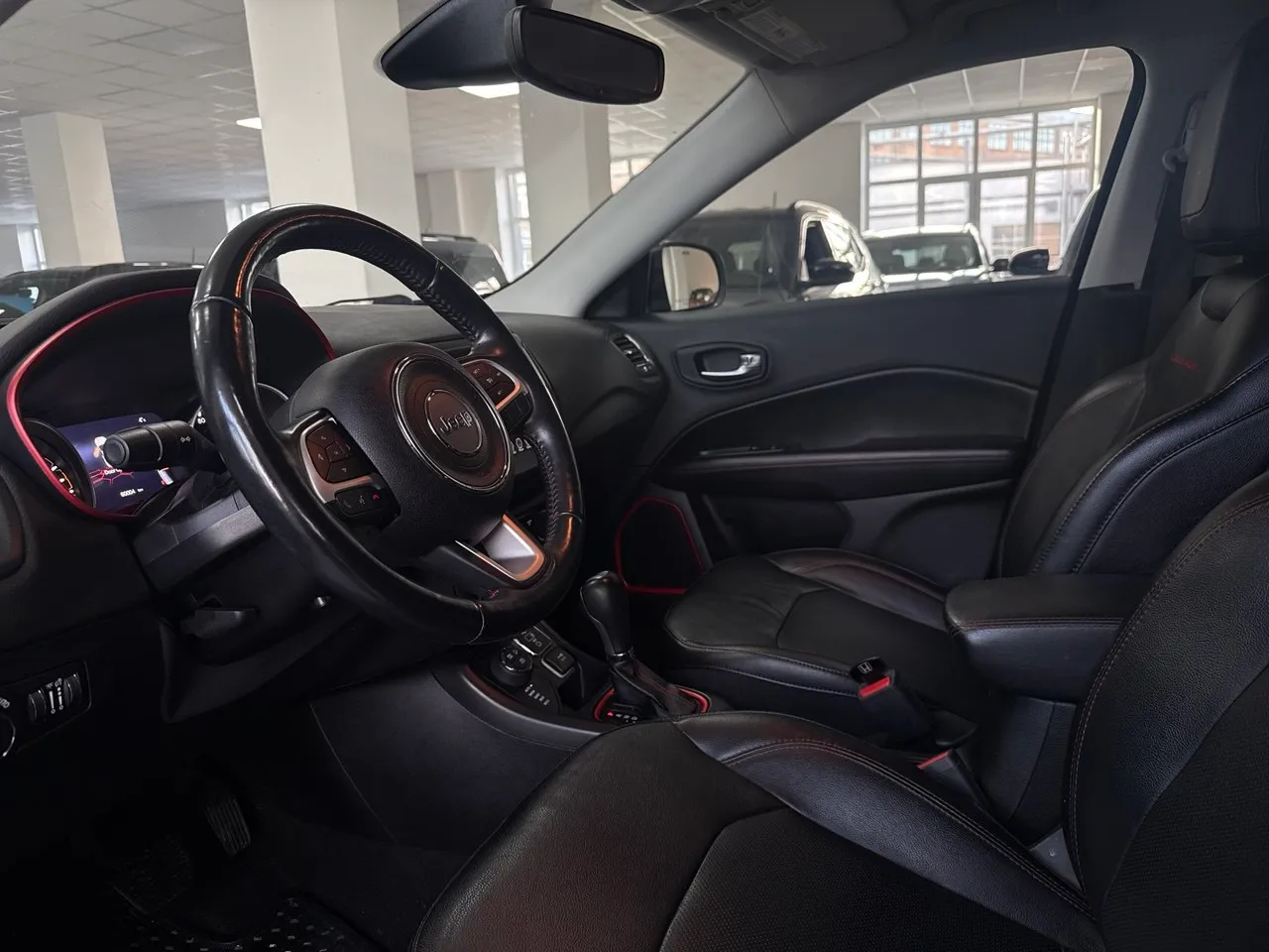 Jeep Compass - фото 10