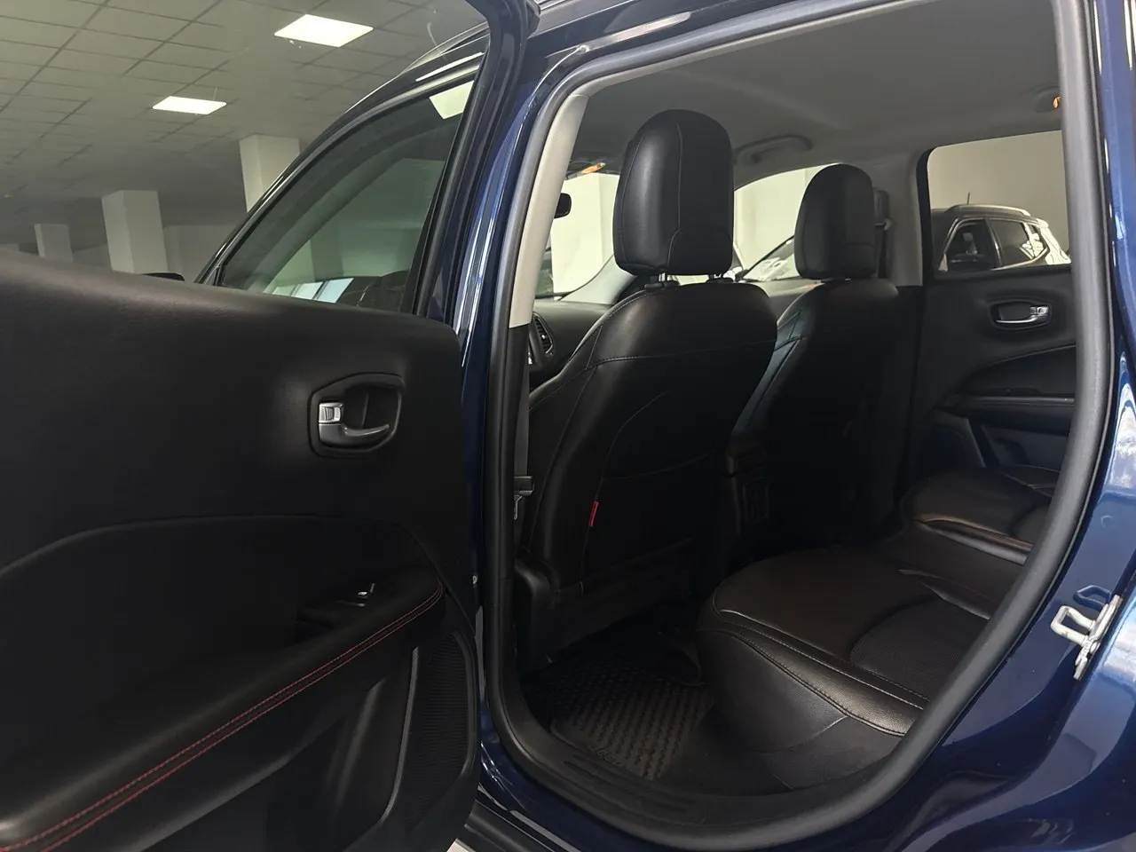 Jeep Compass - фото 16