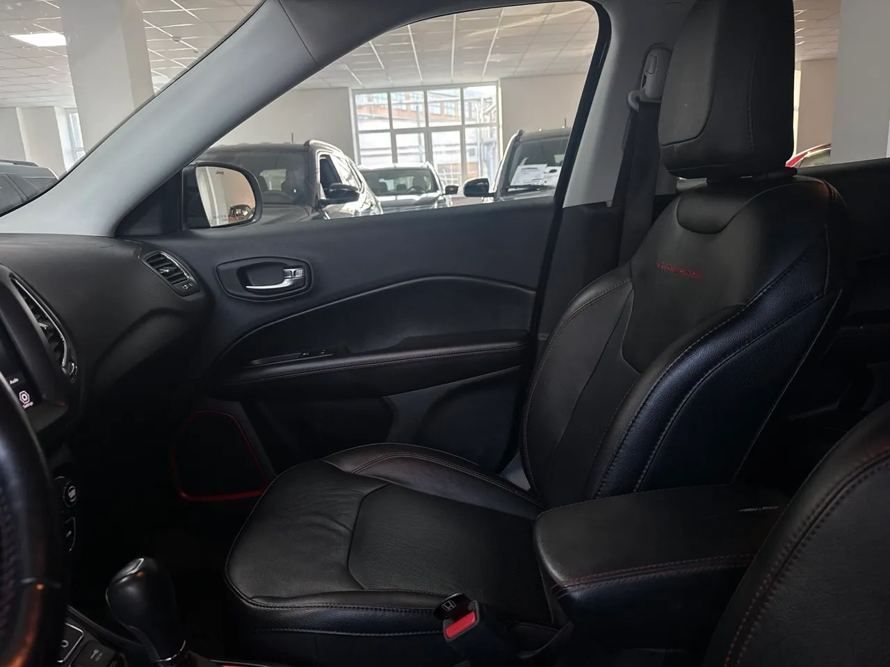 Jeep Compass - фото 9