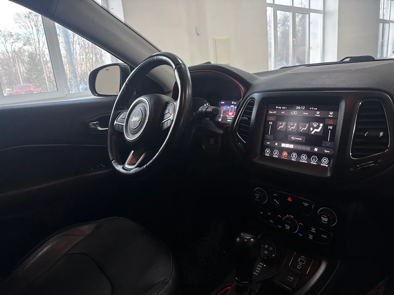 Jeep Compass - фото 12