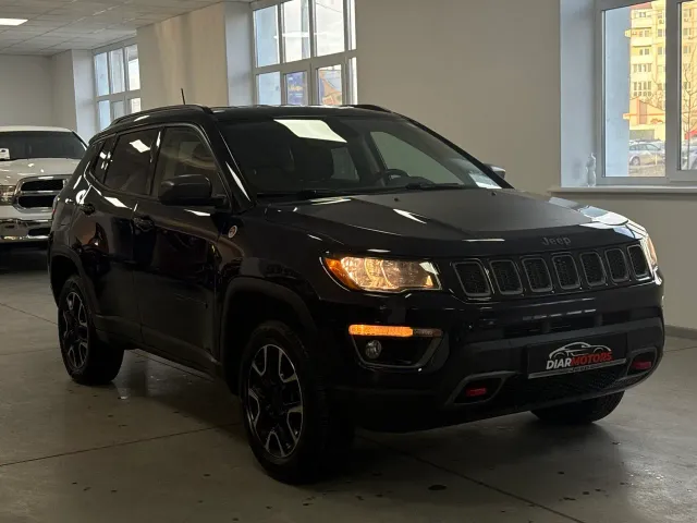 Jeep Compass - фото 1