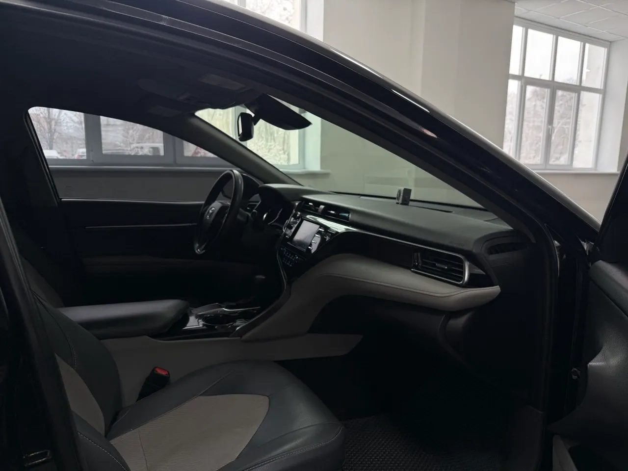 Toyota Camry - фото 7