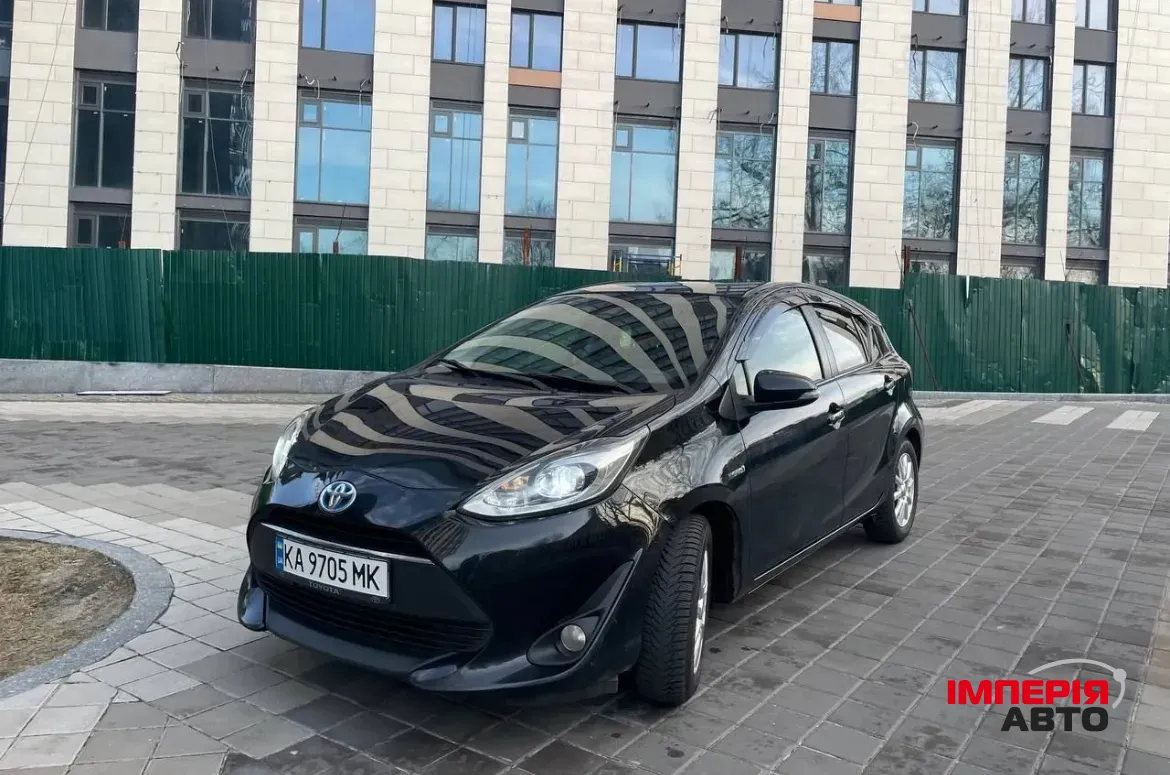 Toyota Aqua - фото 2