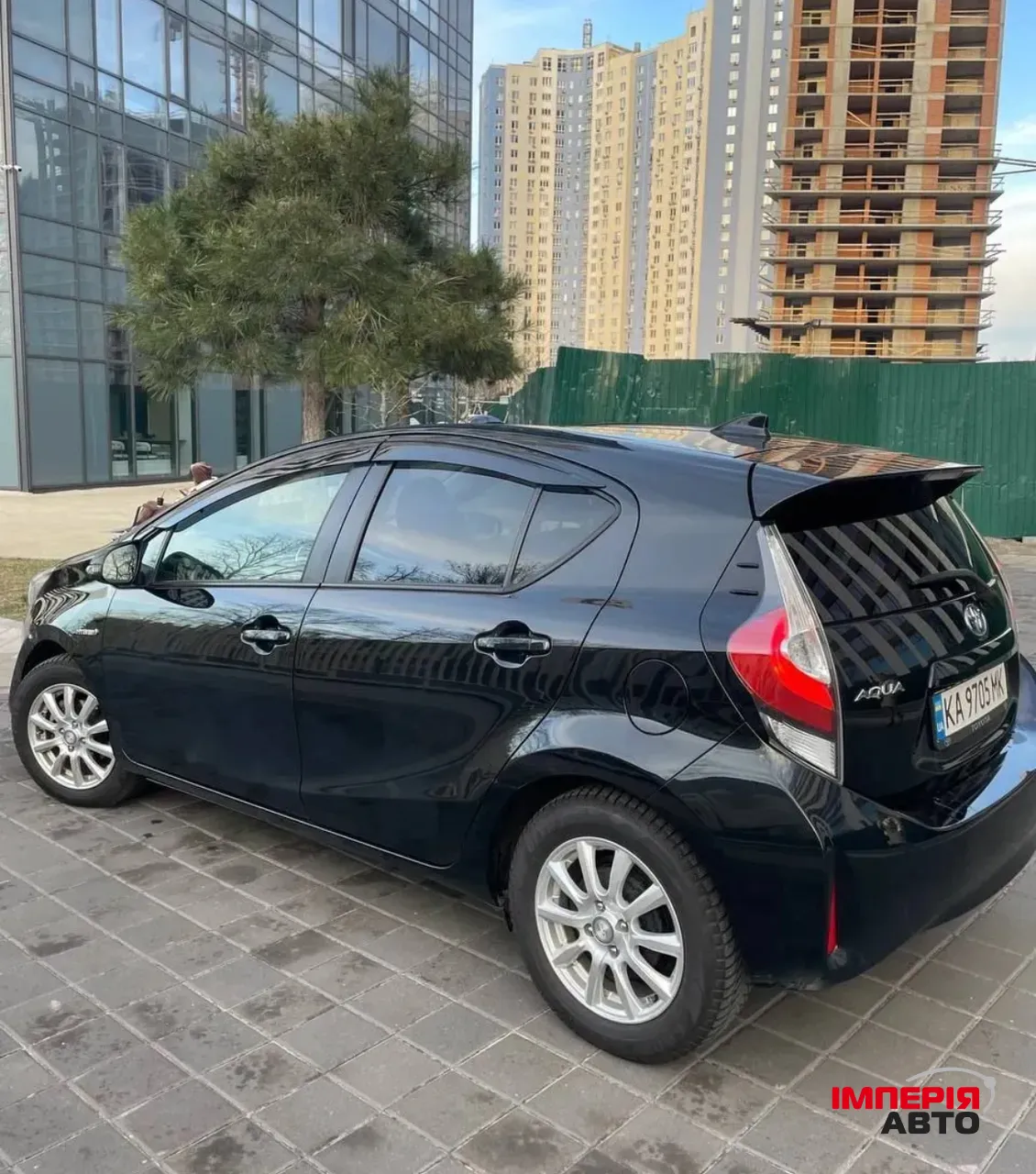 Toyota Aqua - фото 3
