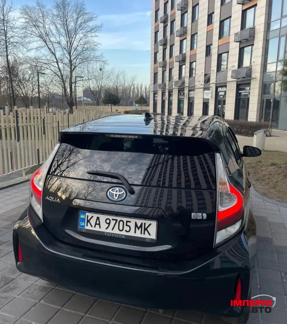 Toyota Aqua - фото 5