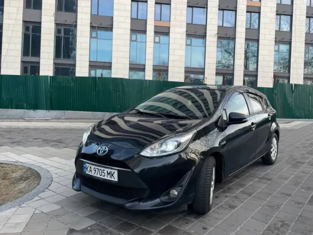 Toyota Aqua - фото 2