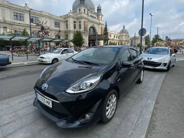 Toyota Aqua - фото 1