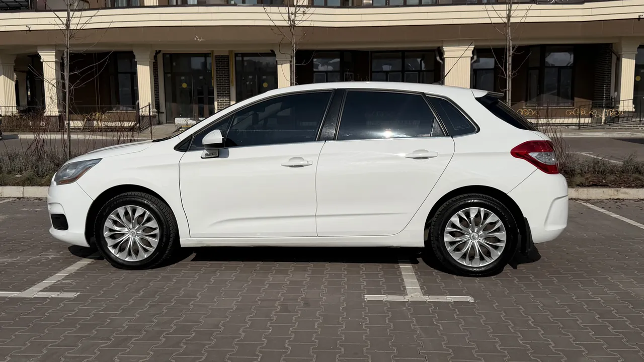 Citroen C4 - фото 4