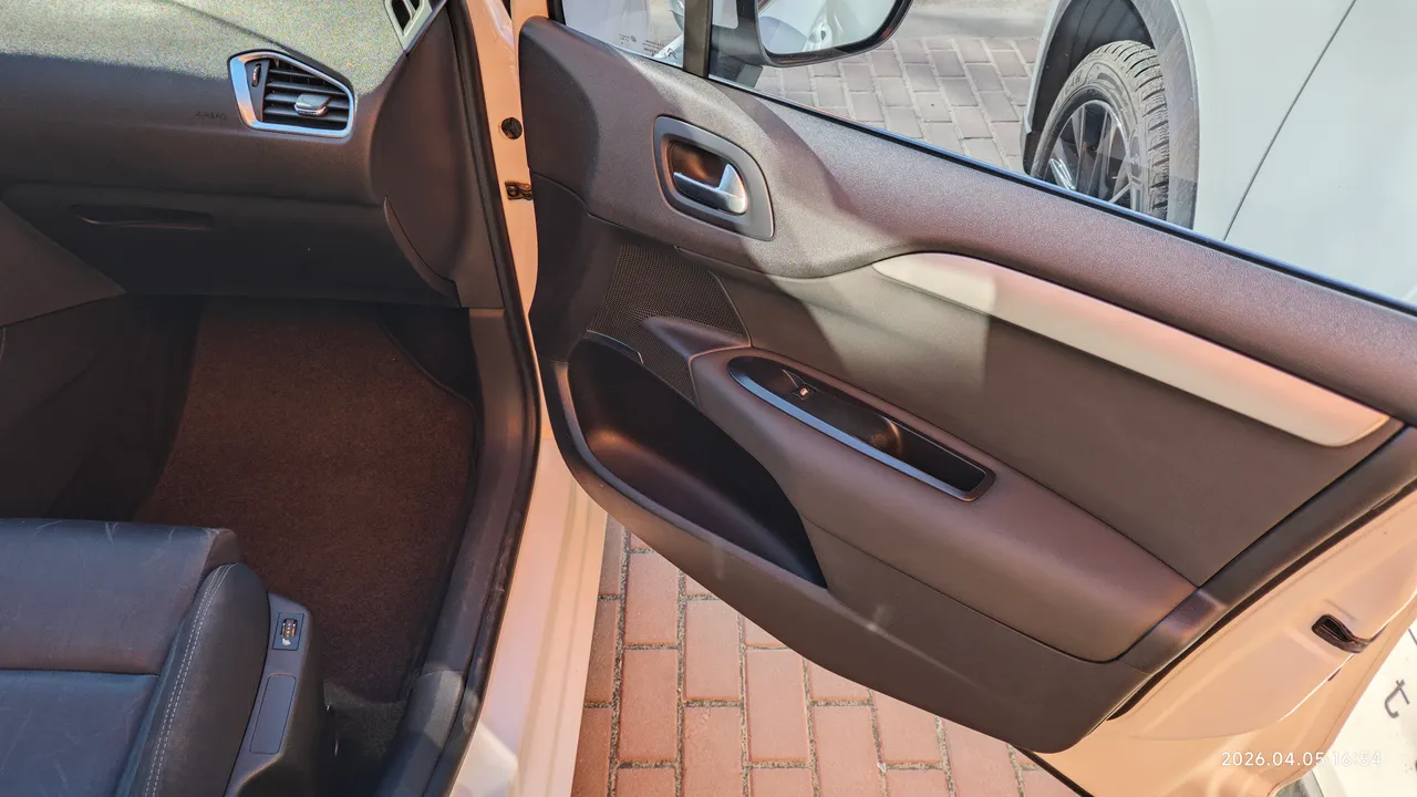 Citroen C4 - фото 15