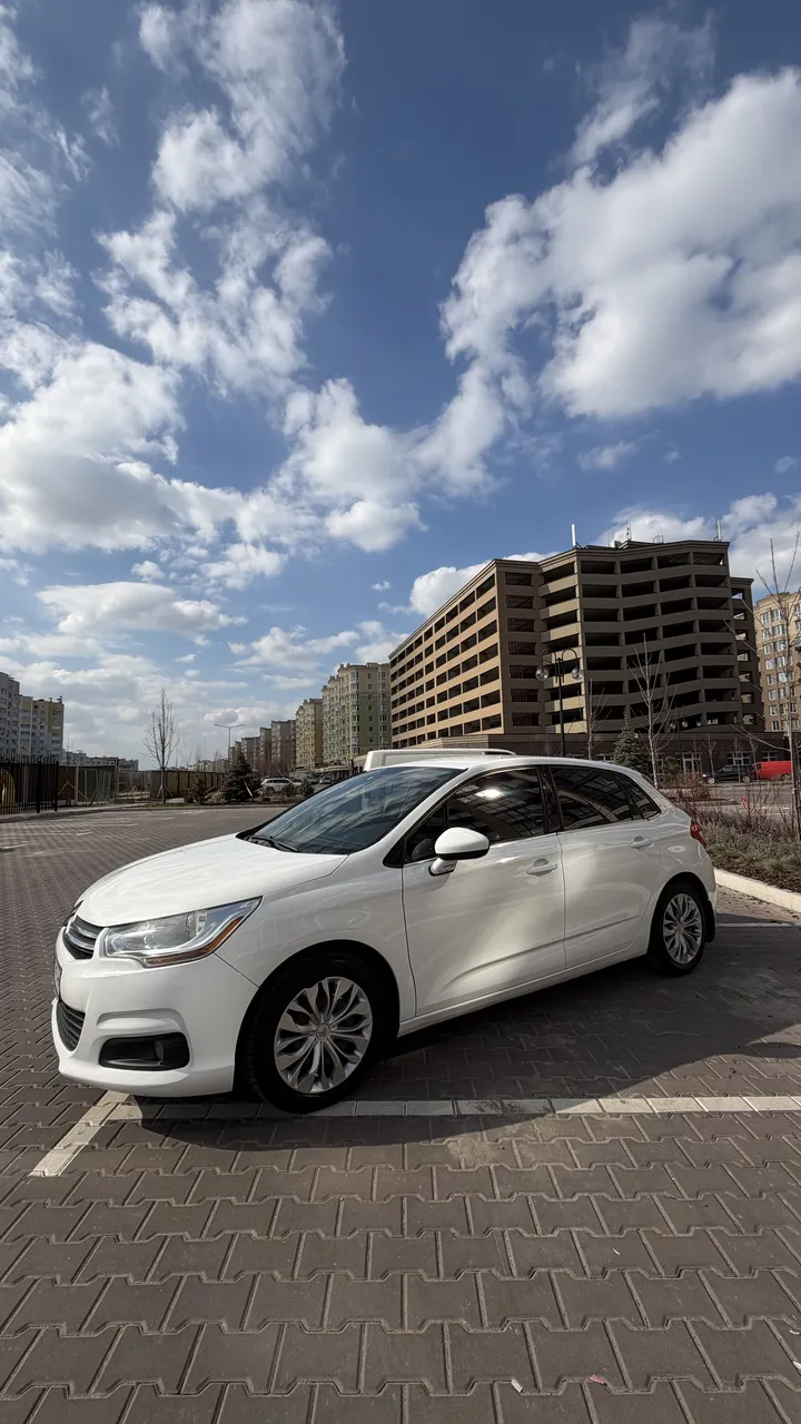 Citroen C4 - фото 8