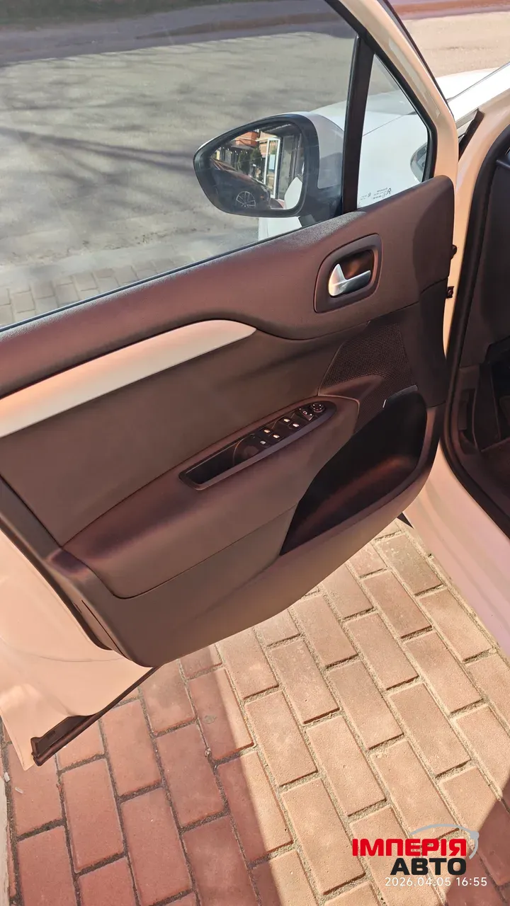 Citroen C4 - фото 16