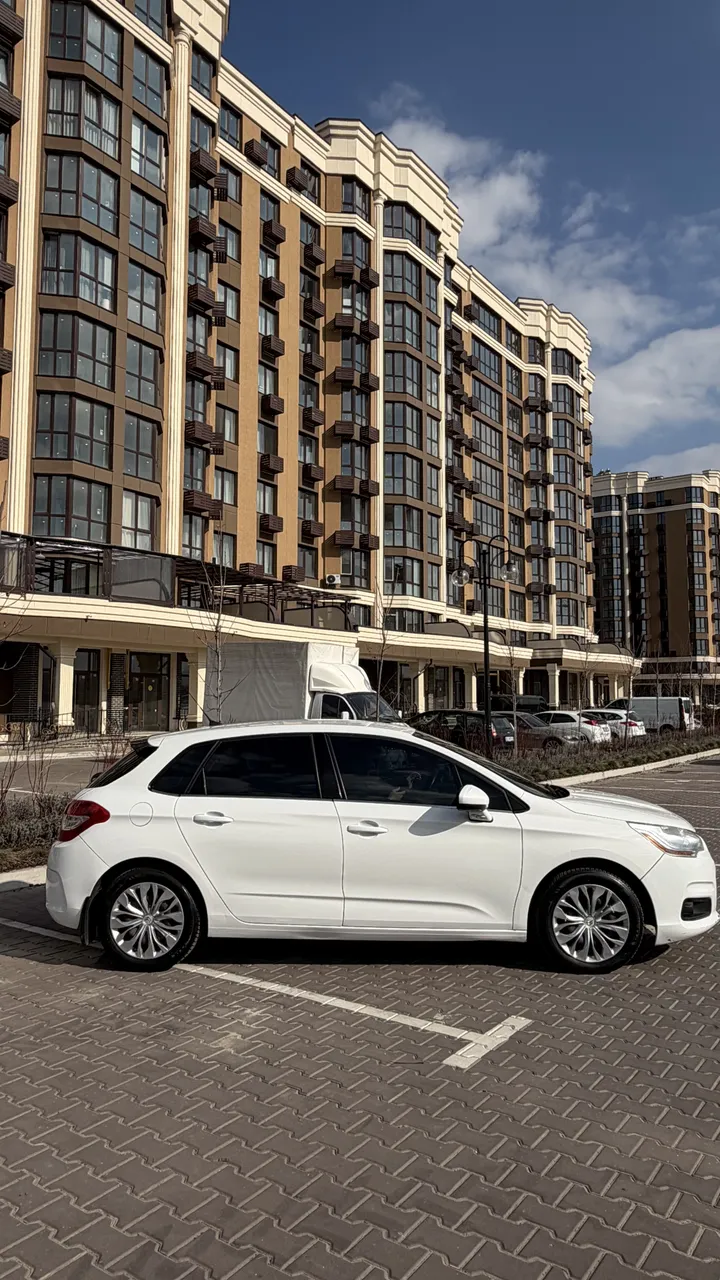 Citroen C4 - фото 7