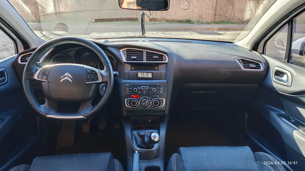 Citroen C4 - фото 9