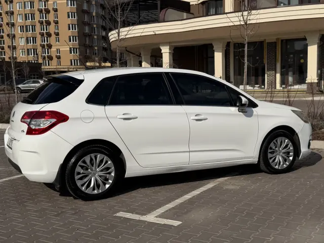 Citroen C4 - фото 5