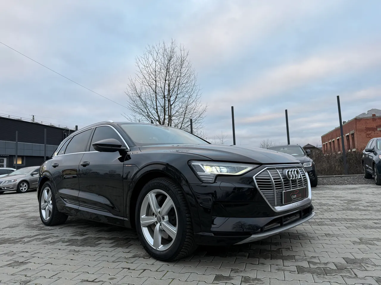Audi e-tron - фото 18