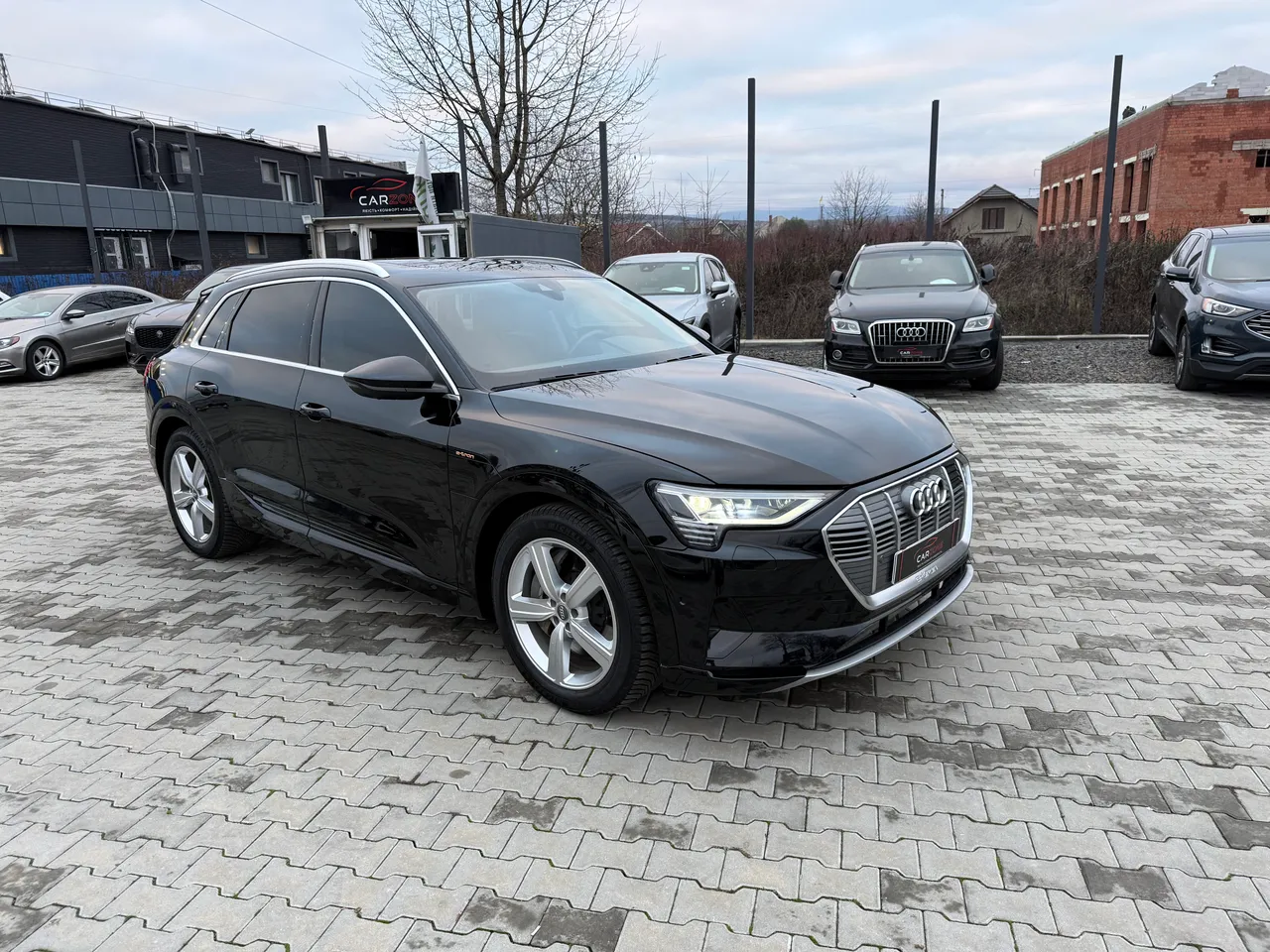 Audi e-tron - фото 17
