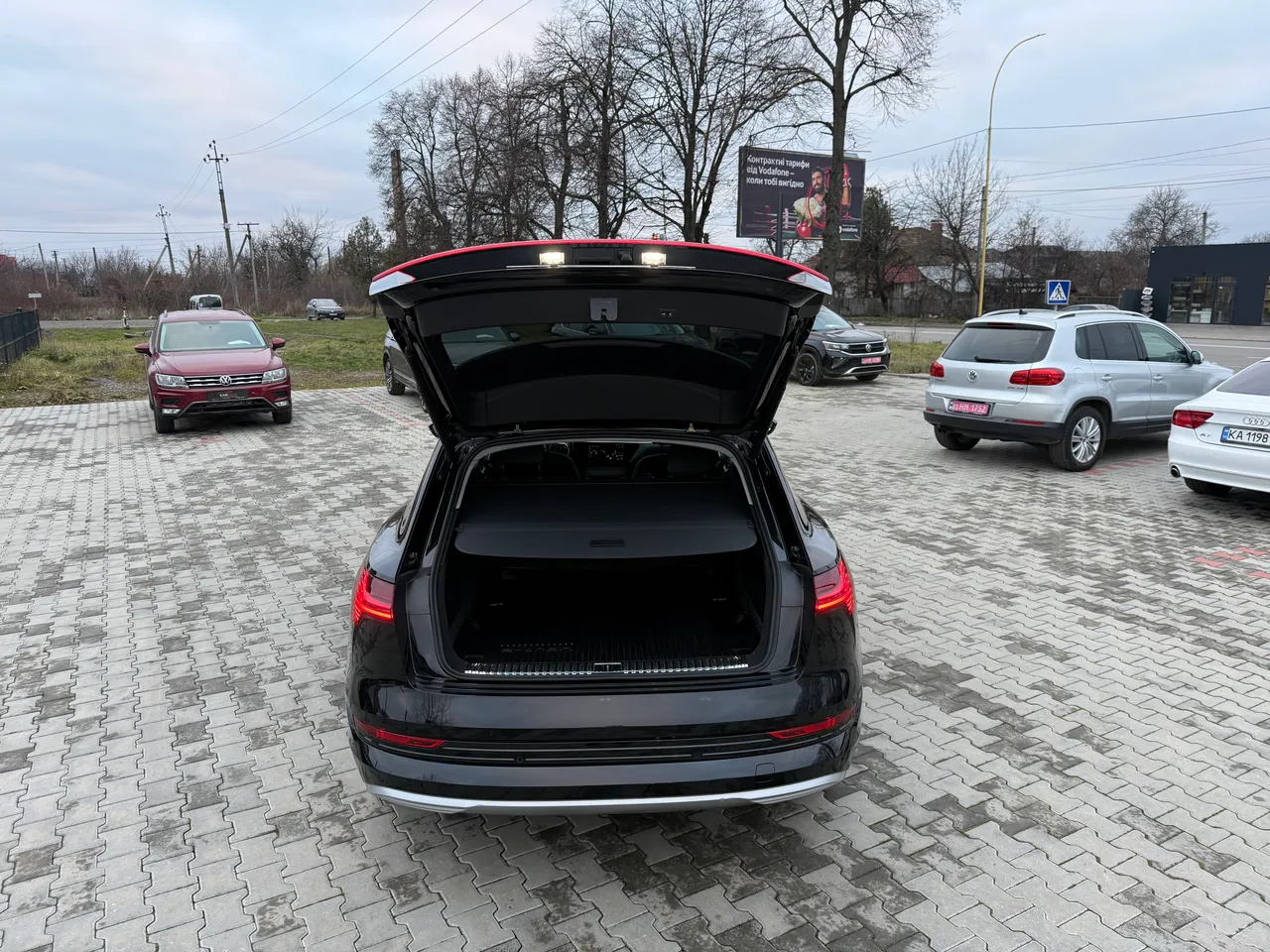 Audi e-tron - фото 30