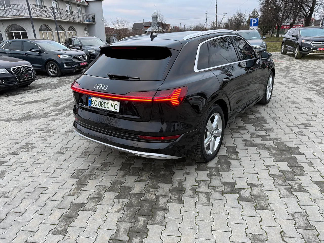 Audi e-tron - фото 13